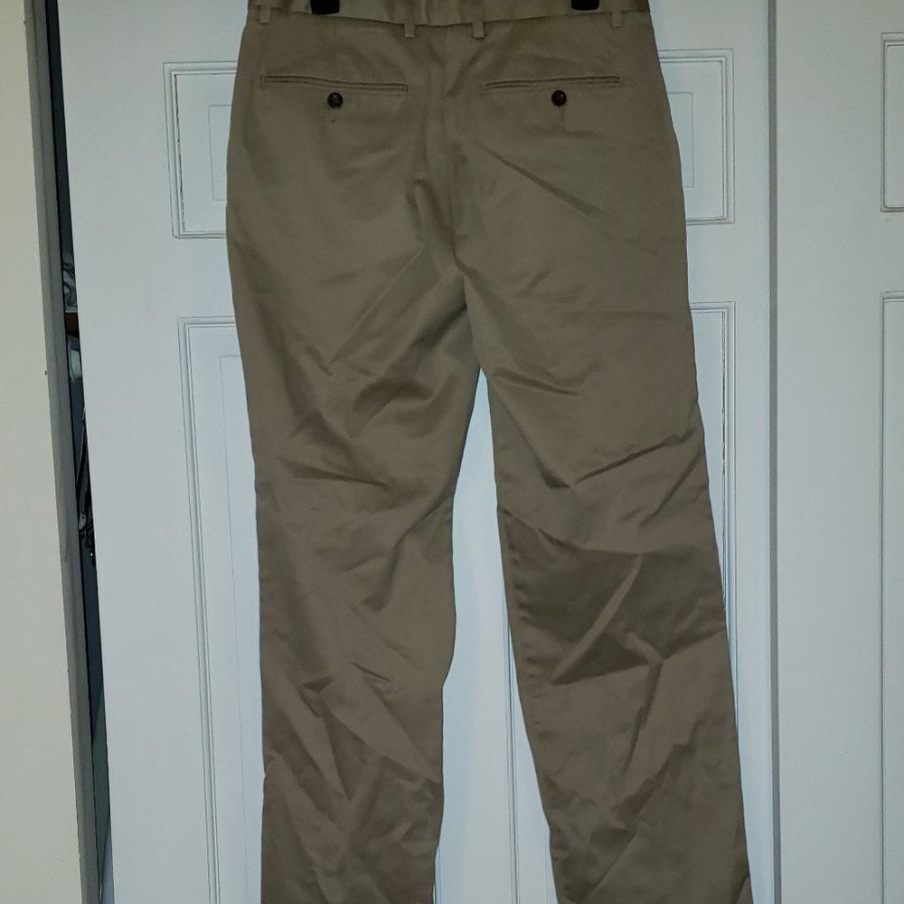 Dockers Men's Straight Fit, Flat Front Khakis - Size W32 L32 - Picture 4 of 6